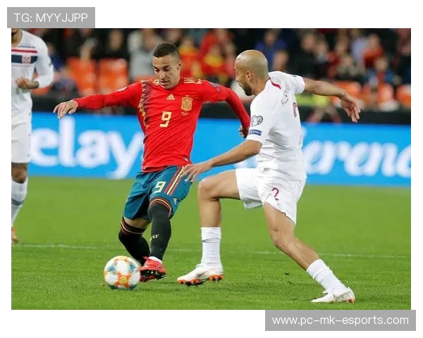 世界足球三大球星经典瞬间集锦高清图集展现球场巅峰对决风采